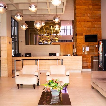 Elegancia & Conforto Flat Mobiliado Goiania Bagian luar foto